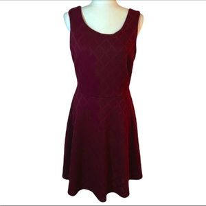 NWT Le Lis Kano Textured Knit Dress Pullover Sleeveless Burgundy Size Large